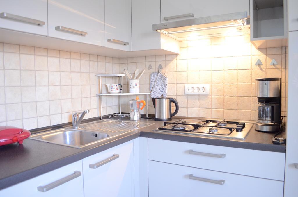 Jasmina Apartment Hum Екстериор снимка