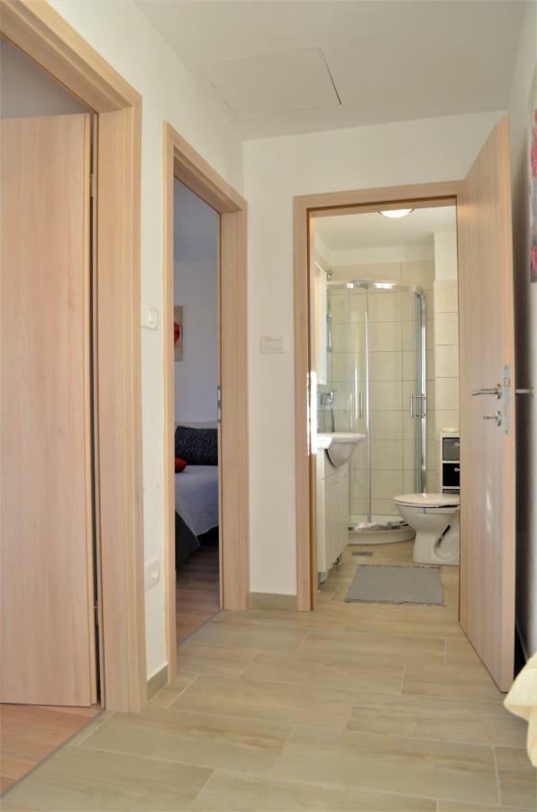 Jasmina Apartment Hum Екстериор снимка